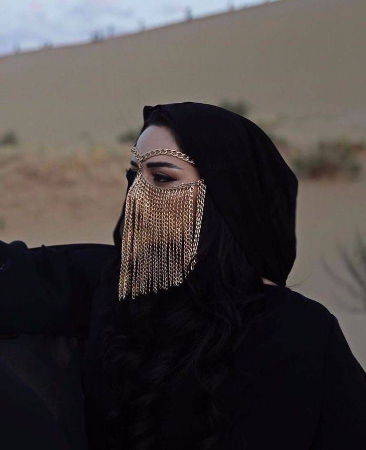 Золотая маска в арабском стиле для фотосессий в восточных образах